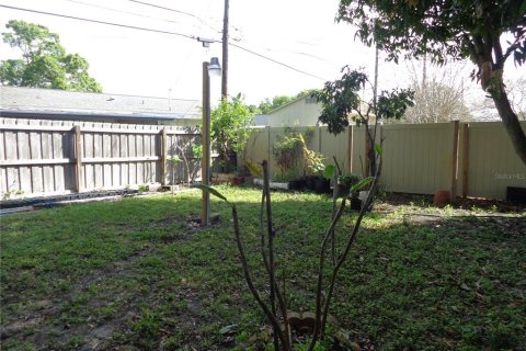 House in Saint Petersburg, Florida 3 bedrooms, 124.49 sq.m. № 2225564 - photo 25