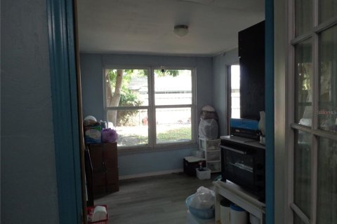 House in Saint Petersburg, Florida 3 bedrooms, 124.49 sq.m. № 2225564 - photo 19