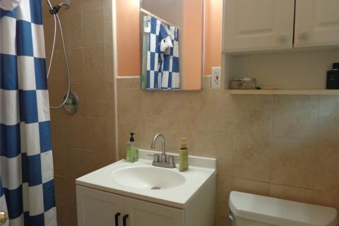 House in Saint Petersburg, Florida 3 bedrooms, 124.49 sq.m. № 2225564 - photo 18