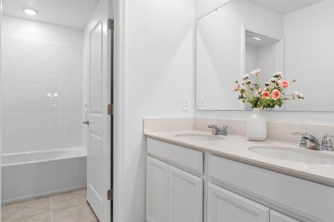 Casa en venta en Kissimmee, Florida, 5 dormitorios, 220.18 m2 № 1824230 - foto 10