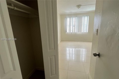 Снять в аренду кондоминиум в Майами, Флорида 2 спальни, 109.16м2, № 2047931 - фото 11