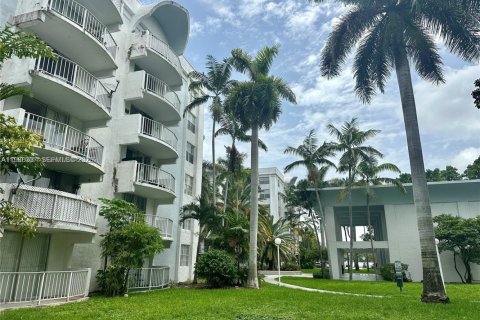 Снять в аренду кондоминиум в Майами, Флорида 2 спальни, 109.16м2, № 2047931 - фото 23