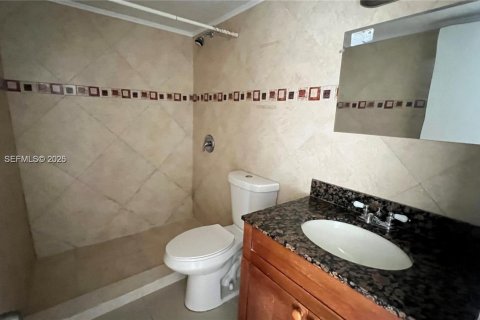 Снять в аренду кондоминиум в Майами, Флорида 2 спальни, 109.16м2, № 2047931 - фото 10