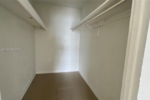 Снять в аренду кондоминиум в Майами, Флорида 2 спальни, 109.16м2, № 2047931 - фото 16