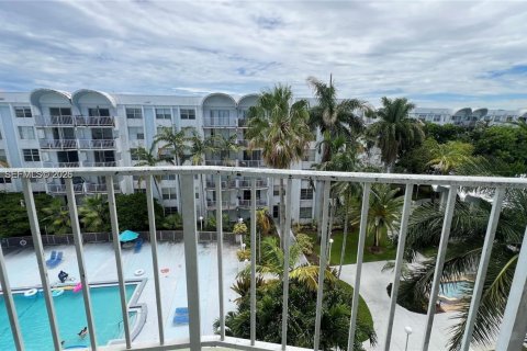 Снять в аренду кондоминиум в Майами, Флорида 2 спальни, 109.16м2, № 2047931 - фото 8