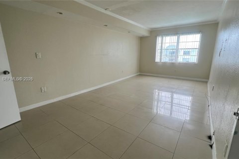 Снять в аренду кондоминиум в Майами, Флорида 2 спальни, 109.16м2, № 2047931 - фото 15