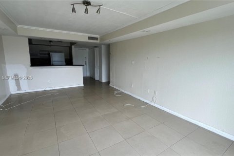 Снять в аренду кондоминиум в Майами, Флорида 2 спальни, 109.16м2, № 2047931 - фото 9