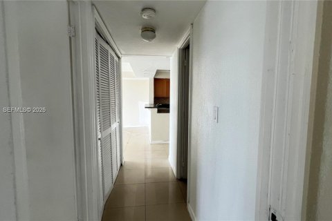 Снять в аренду кондоминиум в Майами, Флорида 2 спальни, 109.16м2, № 2047931 - фото 19