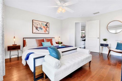 House in Tampa, Florida 5 bedrooms, 192.4 sq.m. № 2166551 - photo 5