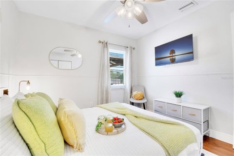 House in Tampa, Florida 5 bedrooms, 192.4 sq.m. № 2166551 - photo 12