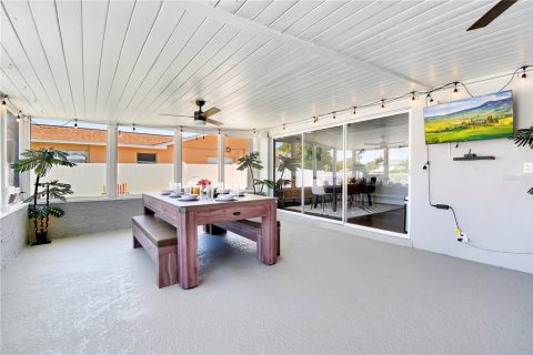 House in Tampa, Florida 5 bedrooms, 192.4 sq.m. № 2166551 - photo 18