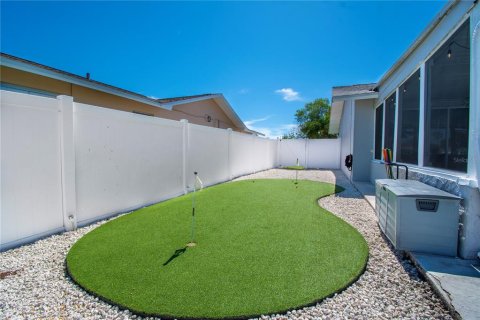 House in Tampa, Florida 5 bedrooms, 192.4 sq.m. № 2166551 - photo 23
