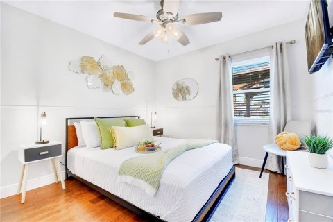 House in Tampa, Florida 5 bedrooms, 192.4 sq.m. № 2166551 - photo 13