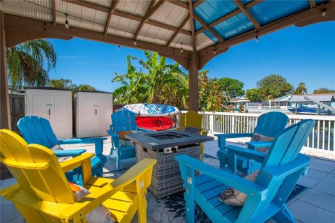 House in Tampa, Florida 5 bedrooms, 192.4 sq.m. № 2166551 - photo 30