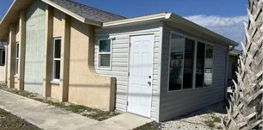 Condominio en Fort Myers, Florida, 2 dormitorios № 1751399