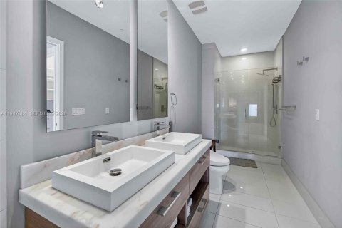 Condo in Miami, Florida, 3 bedrooms  № 2003146 - photo 28