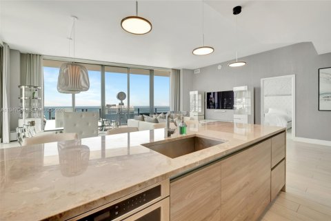 Condo in Miami, Florida, 3 bedrooms  № 2003146 - photo 21