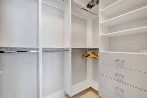 Condo in Miami, Florida, 3 bedrooms  № 2003146 - photo 29