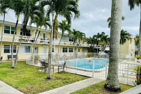 Купить кондоминиум в Норт-Майами, Флорида 1 спальня, 55.74м2, № 2054307 - фото 2