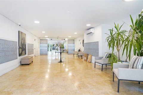 Copropriété à louer à Miami Beach, Floride: 34.1 m2 № 2154892 - photo 12