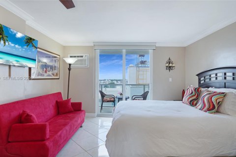 Studio à Condo à Miami Beach, Floride  № 2154892
