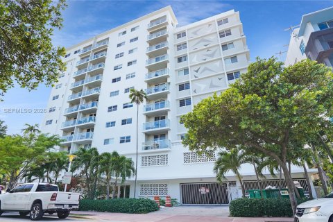 Copropriété à louer à Miami Beach, Floride: 34.1 m2 № 2154892 - photo 15