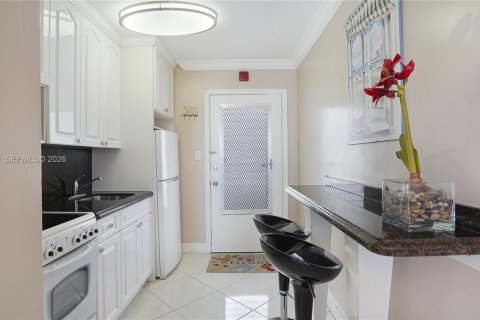 Copropriété à louer à Miami Beach, Floride: 34.1 m2 № 2154892 - photo 4