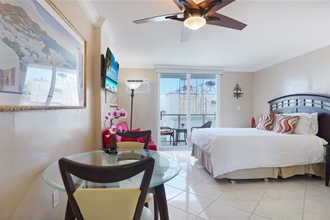 Copropriété à louer à Miami Beach, Floride: 34.1 m2 № 2154892 - photo 6