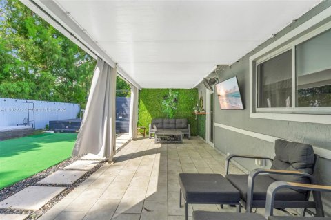 Villa ou maison à vendre à Miramar, Floride: 5 chambres, 156.45 m2 № 1954334 - photo 25
