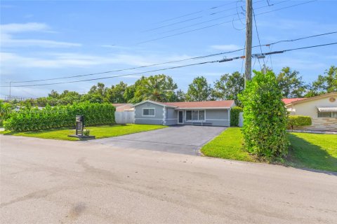 Villa ou maison à vendre à Miramar, Floride: 5 chambres, 156.45 m2 № 1954334 - photo 2