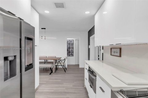 Villa ou maison à vendre à Miramar, Floride: 5 chambres, 156.45 m2 № 1954334 - photo 12