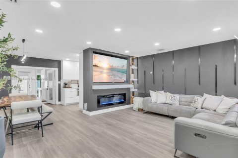 Villa ou maison à vendre à Miramar, Floride: 5 chambres, 156.45 m2 № 1954334 - photo 3