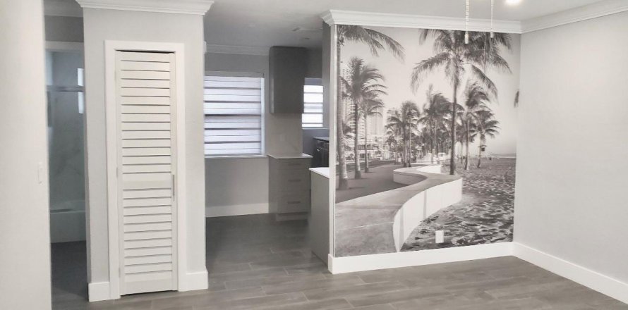 Commercial property in Wilton Manors, Florida 152.17 sq.m. № 846357