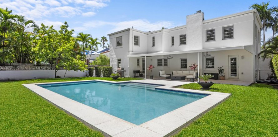 Casa en Miami, Florida 3 dormitorios, 253.25 m2 № 1796270
