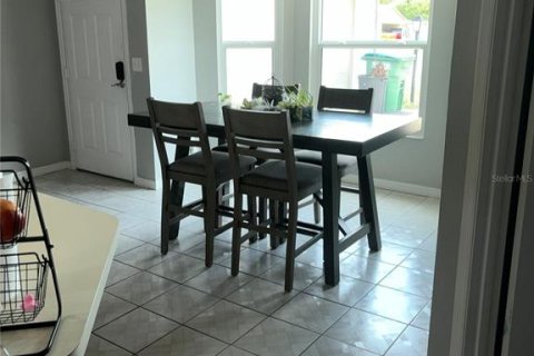 House in Deltona, Florida 3 bedrooms, 120.59 sq.m. № 2322616 - photo 5