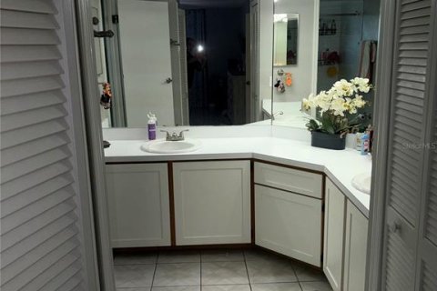 House in Deltona, Florida 3 bedrooms, 120.59 sq.m. № 2322616 - photo 11