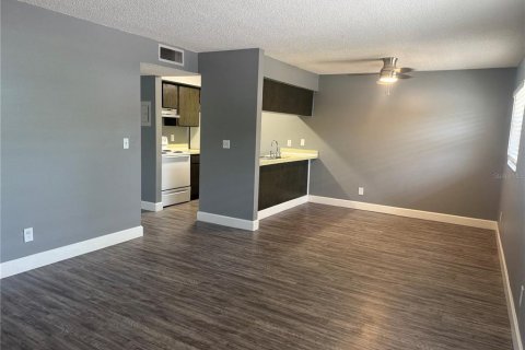 Appartement à louer à Saint Petersburg, Floride: 2 chambres, 69.68 m2 № 2285572 - photo 3
