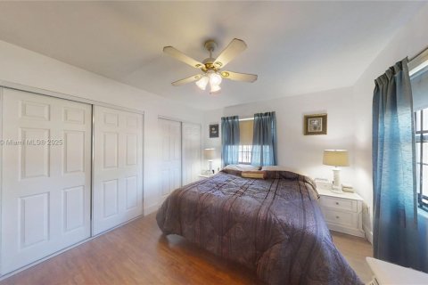 Casa en venta en North Miami, Florida, 3 dormitorios, 126.25 m2 № 1975956 - foto 14