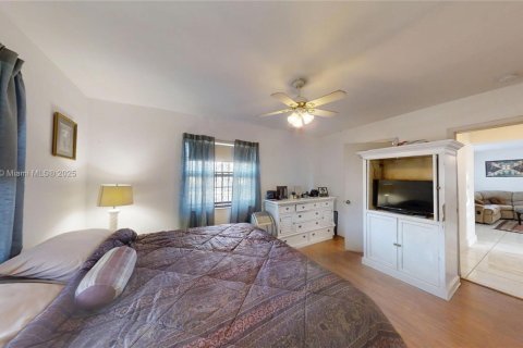 Casa en venta en North Miami, Florida, 3 dormitorios, 126.25 m2 № 1975956 - foto 13