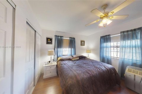 Casa en venta en North Miami, Florida, 3 dormitorios, 126.25 m2 № 1975956 - foto 12