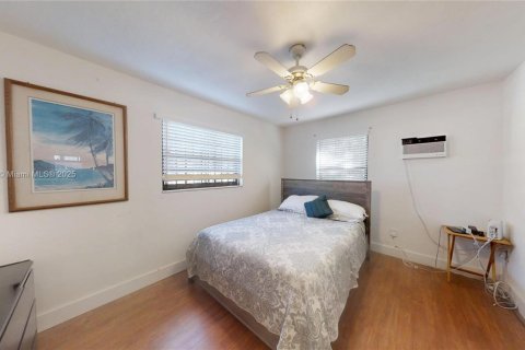 Casa en venta en North Miami, Florida, 3 dormitorios, 126.25 m2 № 1975956 - foto 16
