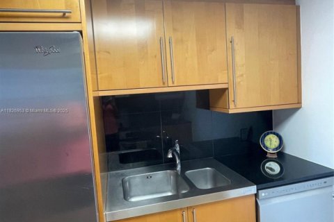 Condominio en alquiler en Miami Beach, Florida, 1 dormitorio, 75.07 m2 № 1938444 - foto 20