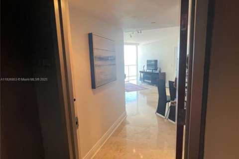 Condo in Miami Beach, Florida, 1 bedroom  № 1938444 - photo 9