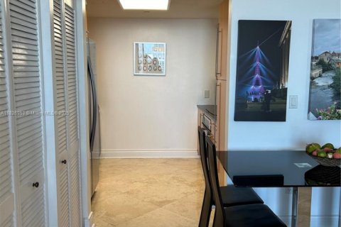Condominio en alquiler en Miami Beach, Florida, 1 dormitorio, 75.07 m2 № 1938444 - foto 14