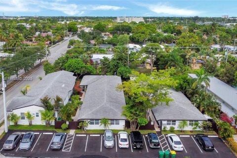 House in Fort Lauderdale, Florida 1 bedroom, 265.42 sq.m. № 2063265 - photo 8