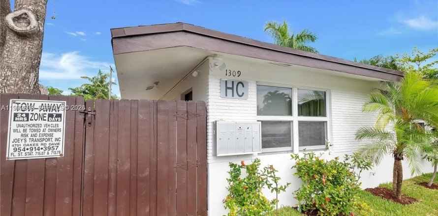 House in Fort Lauderdale, Florida 1 bedroom, 265.42 sq.m. № 2063265