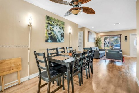 House in Tamarac, Florida 2 bedrooms, 123.56 sq.m. № 1964108 - photo 26