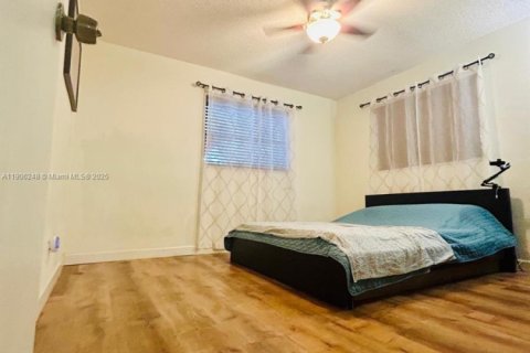 Casa en venta en Tamarac, Florida, 2 dormitorios, 123.56 m2 № 1964108 - foto 13