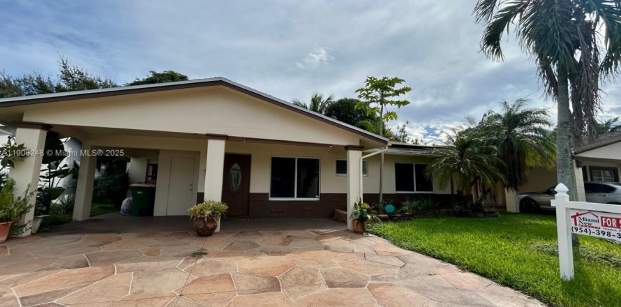 Casa en Tamarac, Florida 2 dormitorios, 123.56 m2 № 1964108