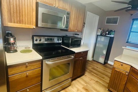 Casa en venta en Tamarac, Florida, 2 dormitorios, 123.56 m2 № 1964108 - foto 9